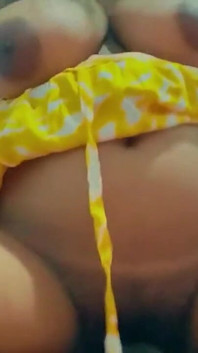 Adik tiri seksi ngasih pelajaran seks sama abang tirinya