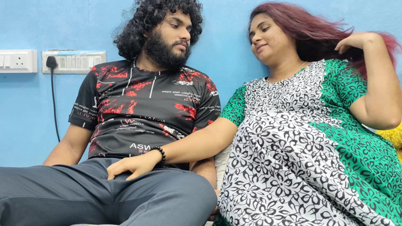 Vaigavarun Feet romance: Dragoste la locul de muncă mână de cuplu indian Mallu