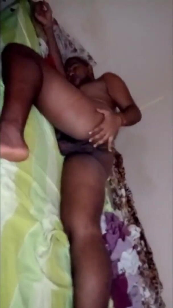 Couple 2 Black: Wideo 082 Po prostu informując wszystkich, że nas nie ma