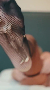 Giantess seni sonraya saklıyor
