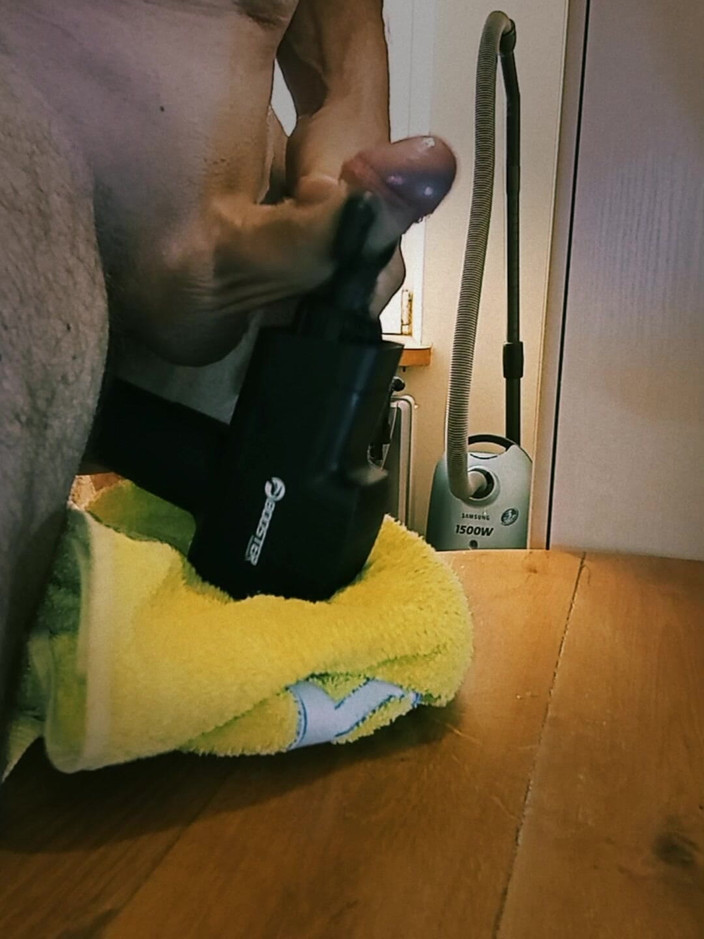 White Ukrainian Dick: Ho iniziato a pulire la stanza, ma il desiderio di...