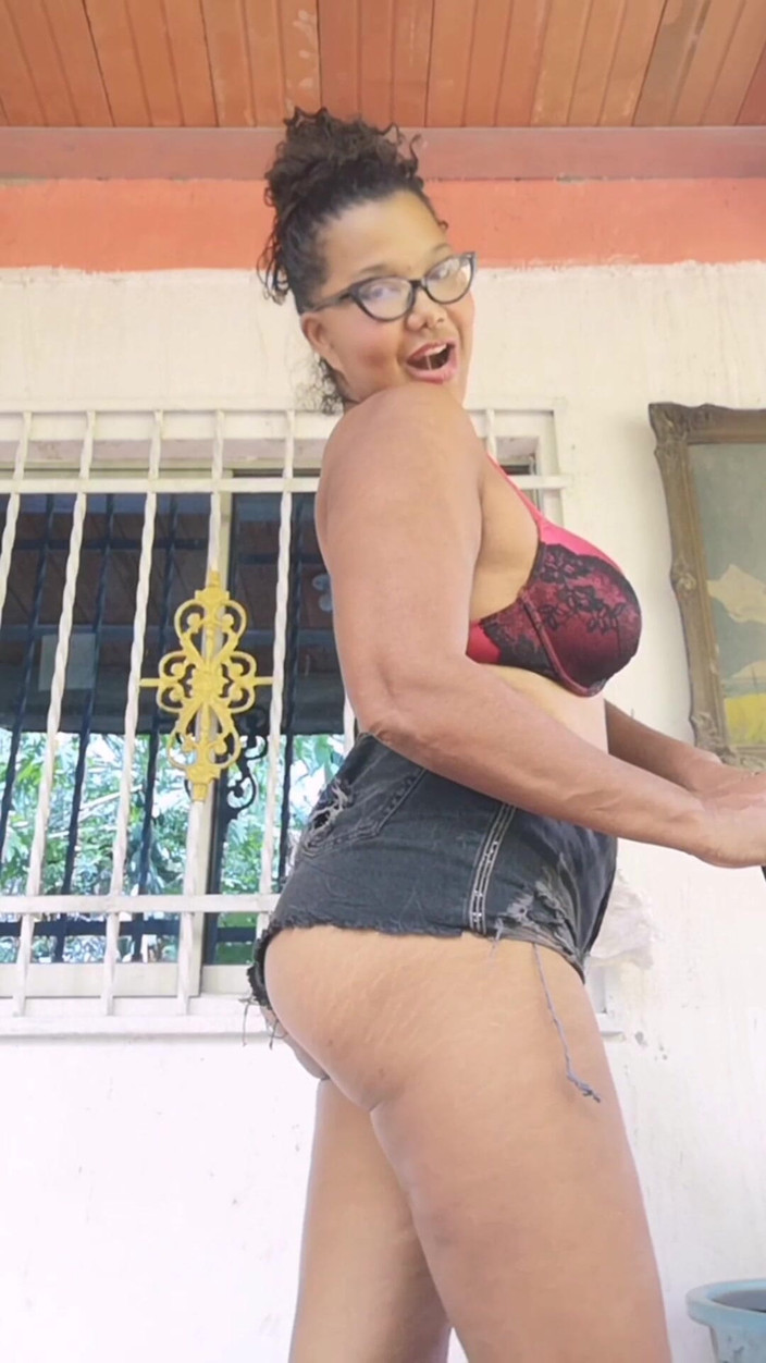 Sarah Fonteyna: Dvě kundičky vystřelené mega dildem