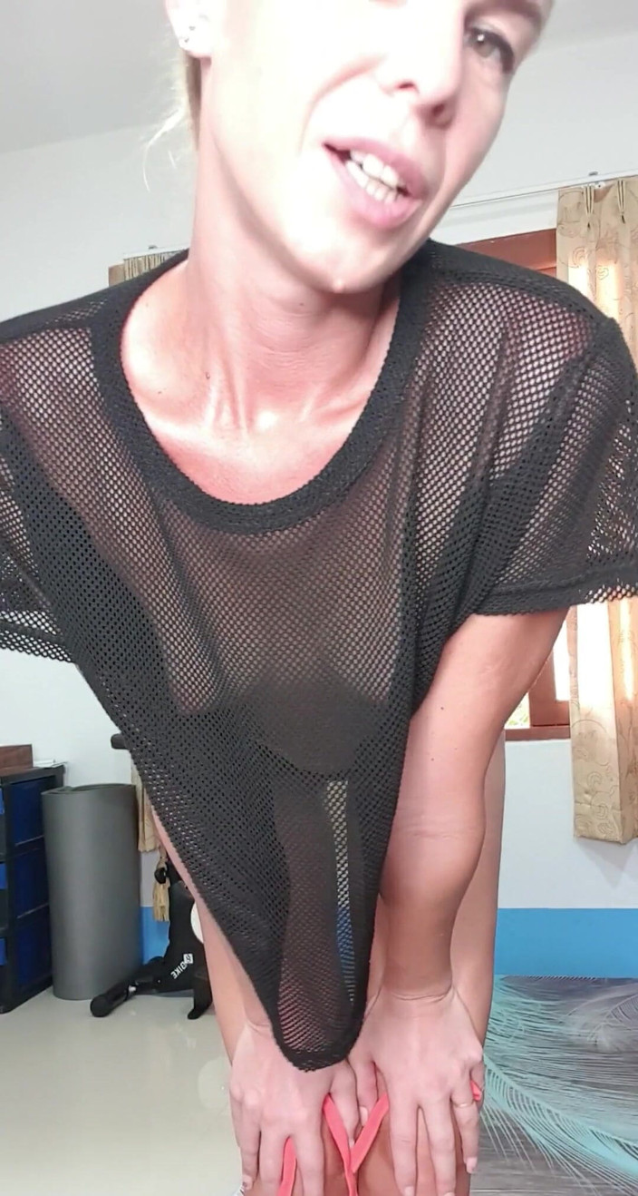 MissAnja_FH: Happy Sweaty Tuesday, kdo mě chce vidět znovu zpotit?malé kalhotky,...