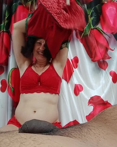 Bolly Karma: 继妹至少以某种方式帮助
