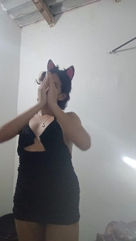 In Black This Girl Giving Her Dance