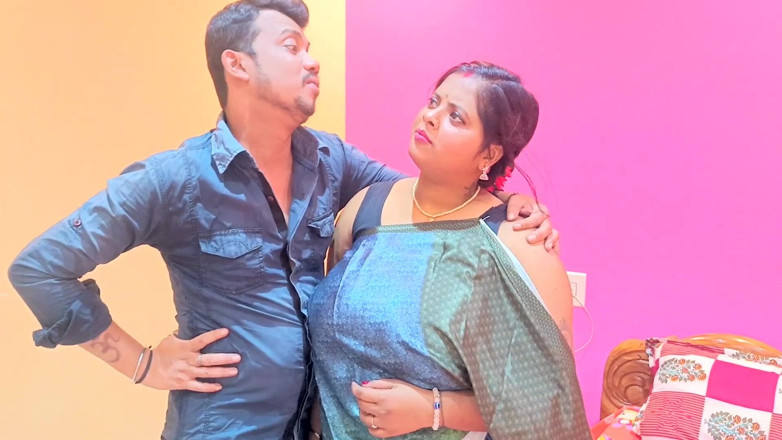 BIREA: Indische Desi Bhabhi liet me haar poesje opeten, liefdessap.