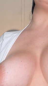작은 딜도로 구멍을 존나게 따먹는 POV 계모