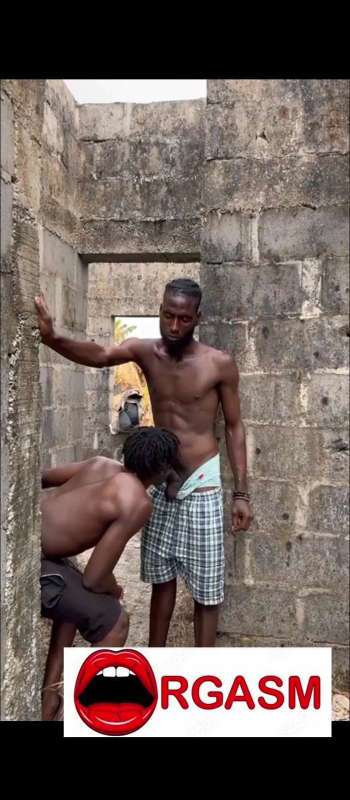 Sweetass132: Černí kluci šukají venku