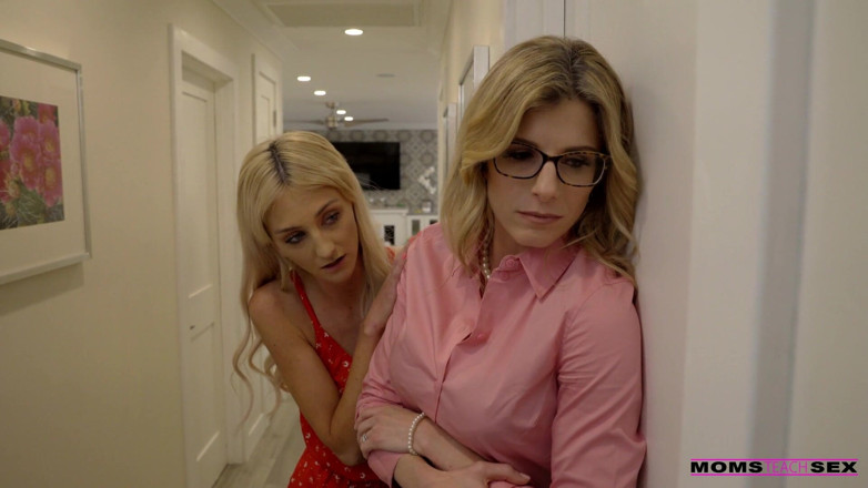 Moms teach sex: Mamãe, seu pau está preso em um aspirador de pó -...