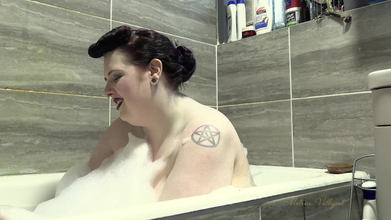 Mxtress Valleycat: Soapy Servitude