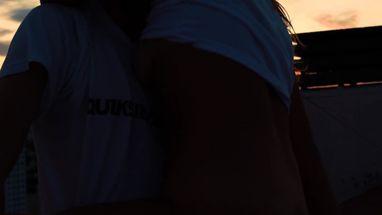 YeahHanna: Eu dou à minha namorada uma foda rápida no telhado da...