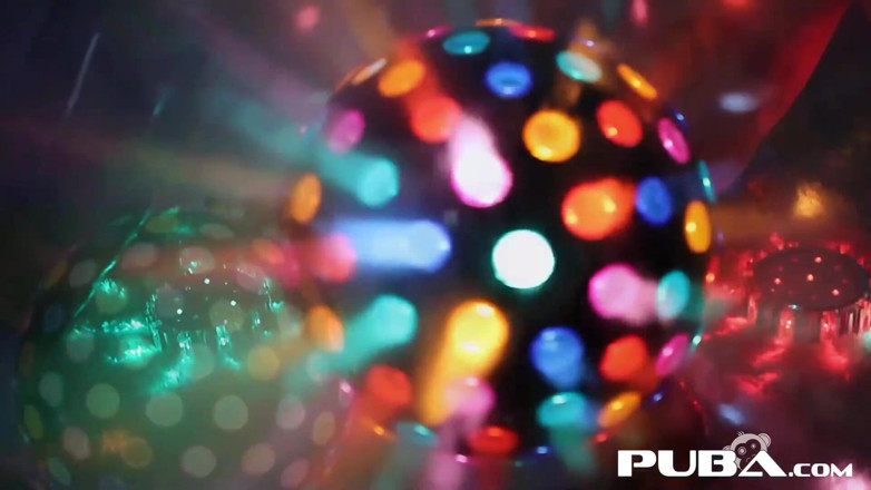 PUBA Solo: Alison Tyler, bombasse sexy à gros nichons dans la discothèque