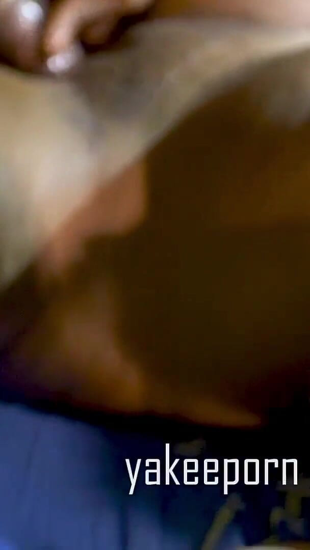 Yakeeporn: Put It in