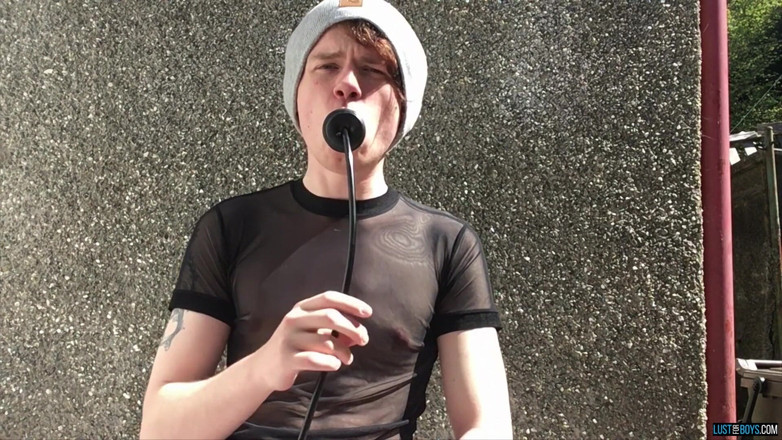 Lust for boys: Leo uwielbia bawić się zabawkami z tyłka