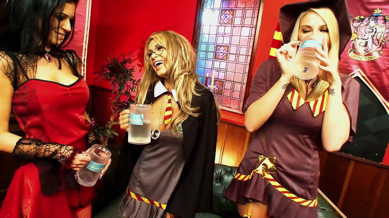 FapFlare: Setelah di-gangbang sama harry pornter, toket besar gemma massey dicrot...