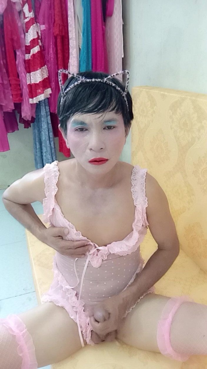 nguyen dang thien tri: Seksi iç çamaşırlı transseksüel pornosu yarakla çok fazla zevk sikişiyor