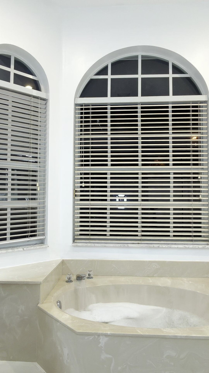 BrandySalazar: Culo grosso che rimbalza sul dildo e arrapa gioca con...