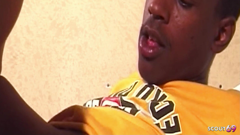 Shemale TS Collection: Büyük zenci kadın büyük memeli transeksüel kitty sıkı göt deliğinden...