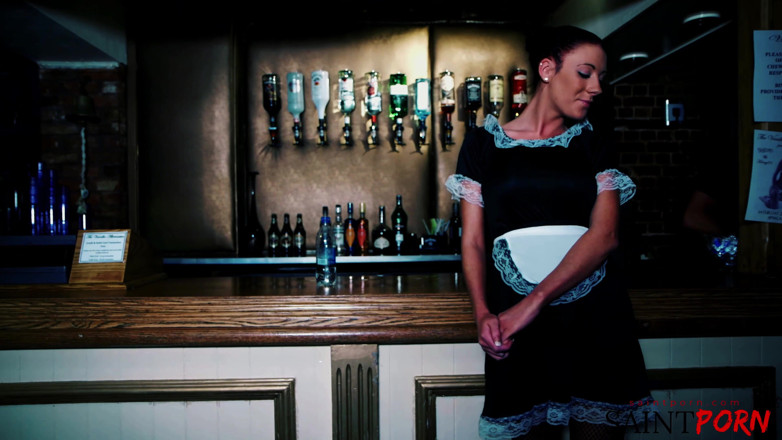 SaintPorn: Jessica Martinez की चुदाई होती है जबकि दूसरी नौकरानी देखती है