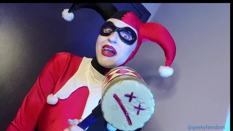 Geeky Femdom: Harley Quinn tě dominuje