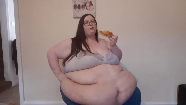 SSBBWLadyBrads: SSBBW pizza stuffing on office chair