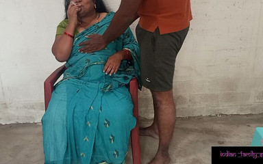 Indian IFS: Üvey anne sigara içerken üvey oğlu tarafından yakalandı