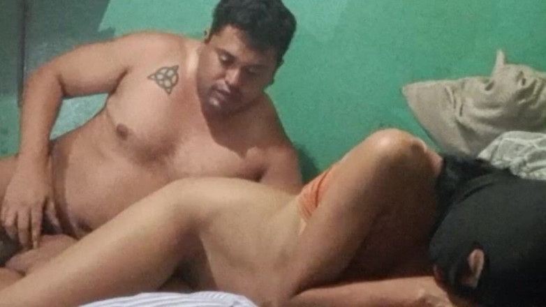Skinnydanie21: A magrinha da minha meia-irmã não queria chupar pau no...