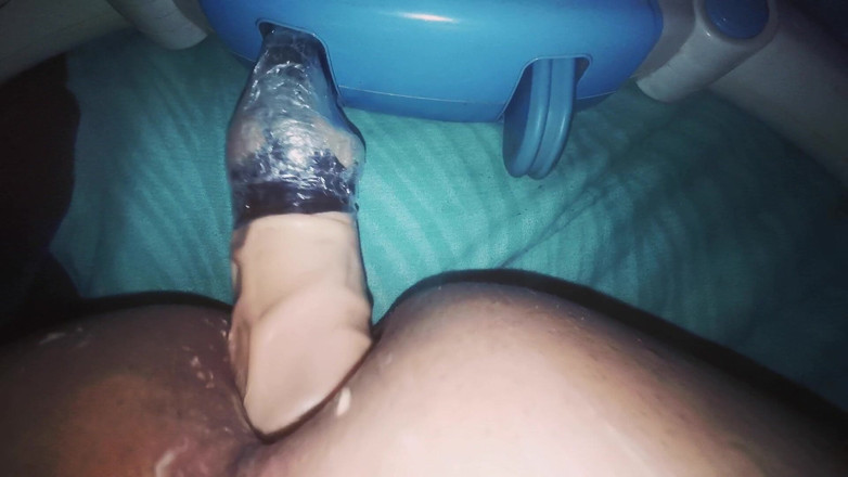 Papiricoo: Das bohren meines arschs mit einem großen femboy-dildo ist mit...
