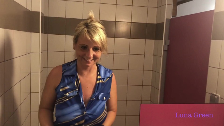 My Wife Luna: Sex ve sprše v kempu