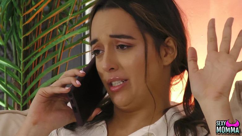 Sexy Momma XXX: Stepdaughter Summer Is in Trouble with Jess!