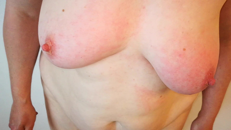 Bouncy Tits Action: Slapping this tits very well