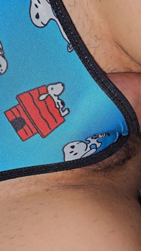 Je joue avec ma belle-fille vierge dans sa nouvelle culotte, jeune masturbation et première pénétration
