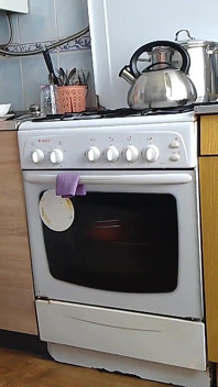 Chci zadek své kamarádky jako nevlastní máma, miluju, když vaří v kuchyni
