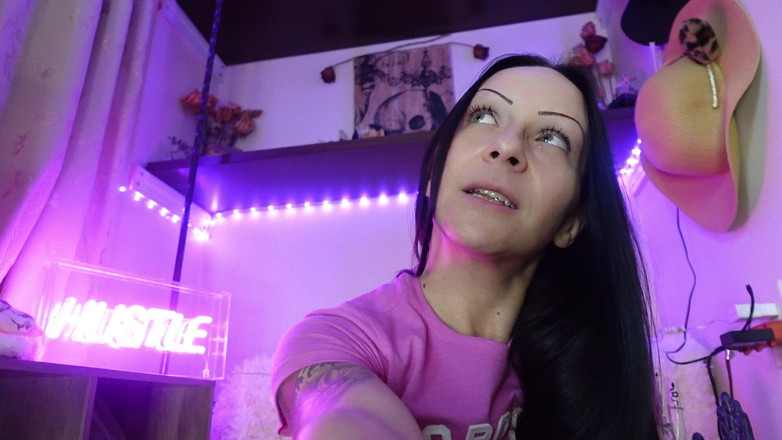 Raven Willow: Hukuman diikat di lantai