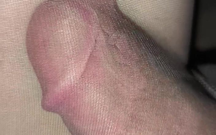 PantyhoseJuicyCummer: Ich necke meinen großen schwanz in der grau glänzenden strumpfhose...