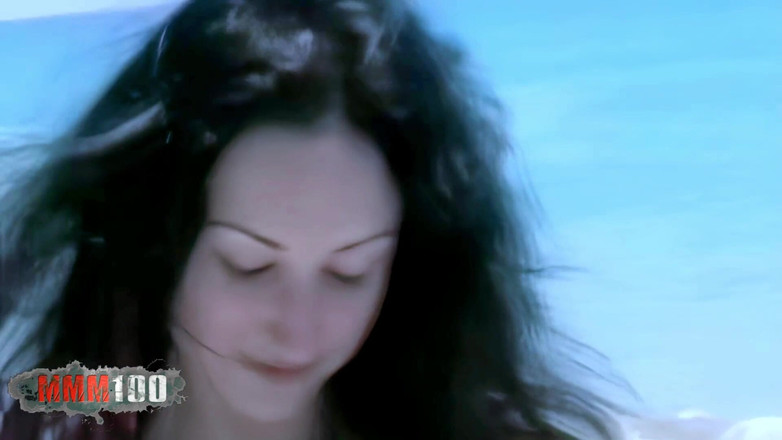 MMM100: Ana-martin 色情明星与大胸部的黑发安娜马丁在海边裸体