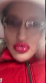 Confómate en mi tonta mariquita bimbo - labio - chupando asmr para clip de obsesión de cara bonita por Findom Goaldigger
