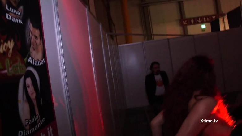 Andrea Dipre Channel: Andrea Diprè na porno festivalu se všemi týmy Spicy Lab