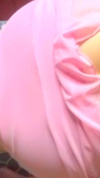 Teman lelaki seksi mengongkek saya dalam pantat dengan zakar besar berkongkek keras
