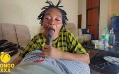 BBW styvmamma suger den här stora svarta kuk för skojs skull