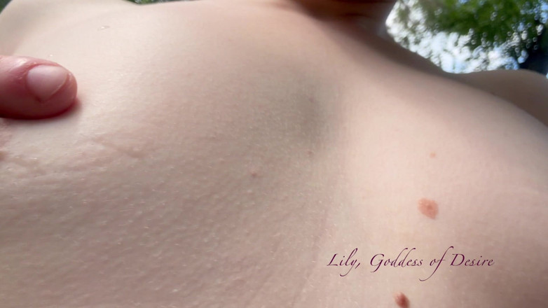 Lily, Goddess of Desire: Nevlastní dcera Best Strokes Nevlastní otec (pohled)