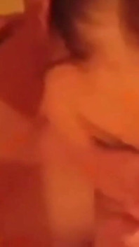 Její první zahraniční 2