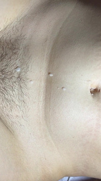 Baise en gros plan d’une belle-mère-MILF à la chatte poilue et éjaculation
