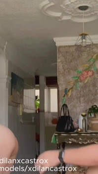 Öffnender Hintern Einer Gesäß-frau Ohne Schild, Um Ihn Mit Lateinamerikanischem Anal-creampie-sperma Zu Füllen