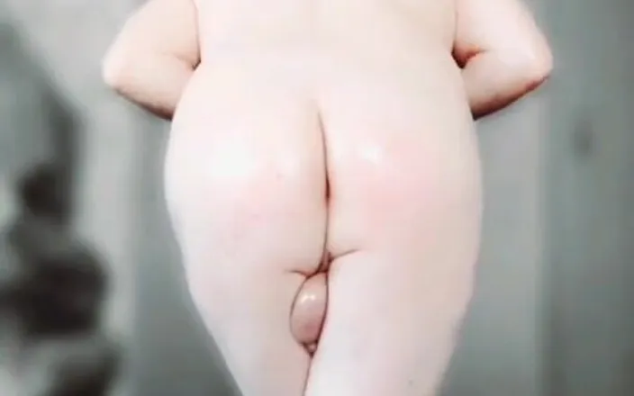 Kitty_Cross: Hot Oiled BBW Shemale Shiny Smooth Pure Skin Ladyboy and...