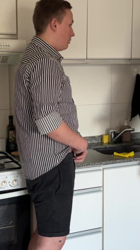 Un curat rău ar trebui să-mi curățe pula acum, muie adâncă în gât și reproducere curul strâmt al lui Femboy