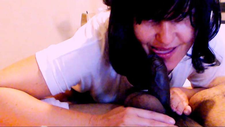 Bolly Karma: Quiere mantener su trabajo - follada por su jefe milf