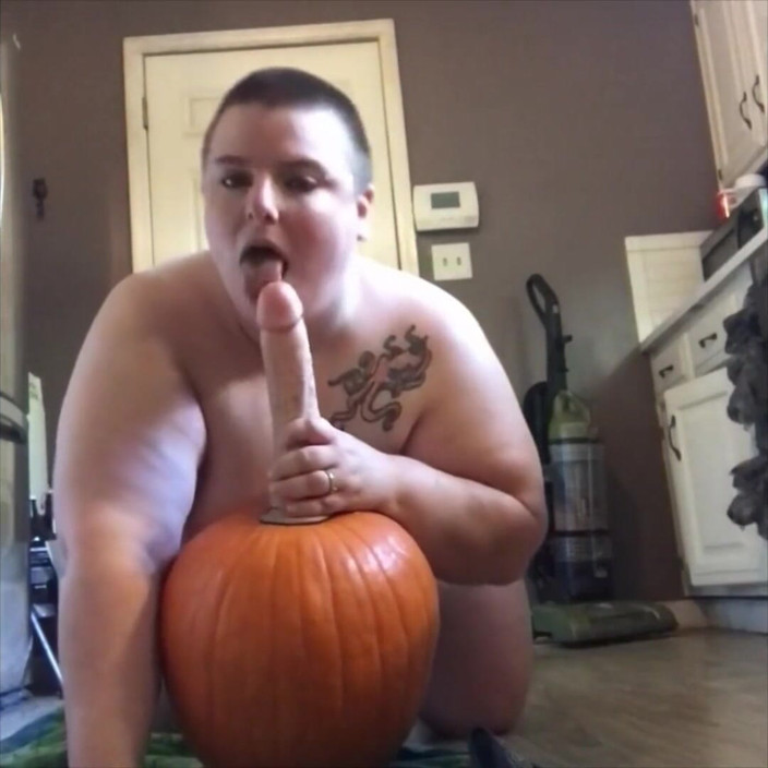 Lyla Switch: Pumpkin fucking season