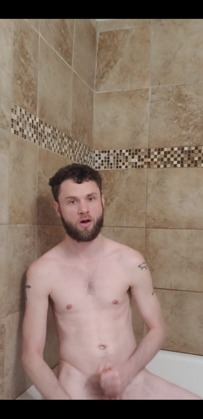 TalenJames: Honění a stříkání v nové koupelně.