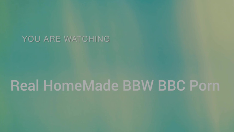 Super sexy ebony cuties: Aku lagi asik ngusap memekku sambil goyangin pantatku di kulkas